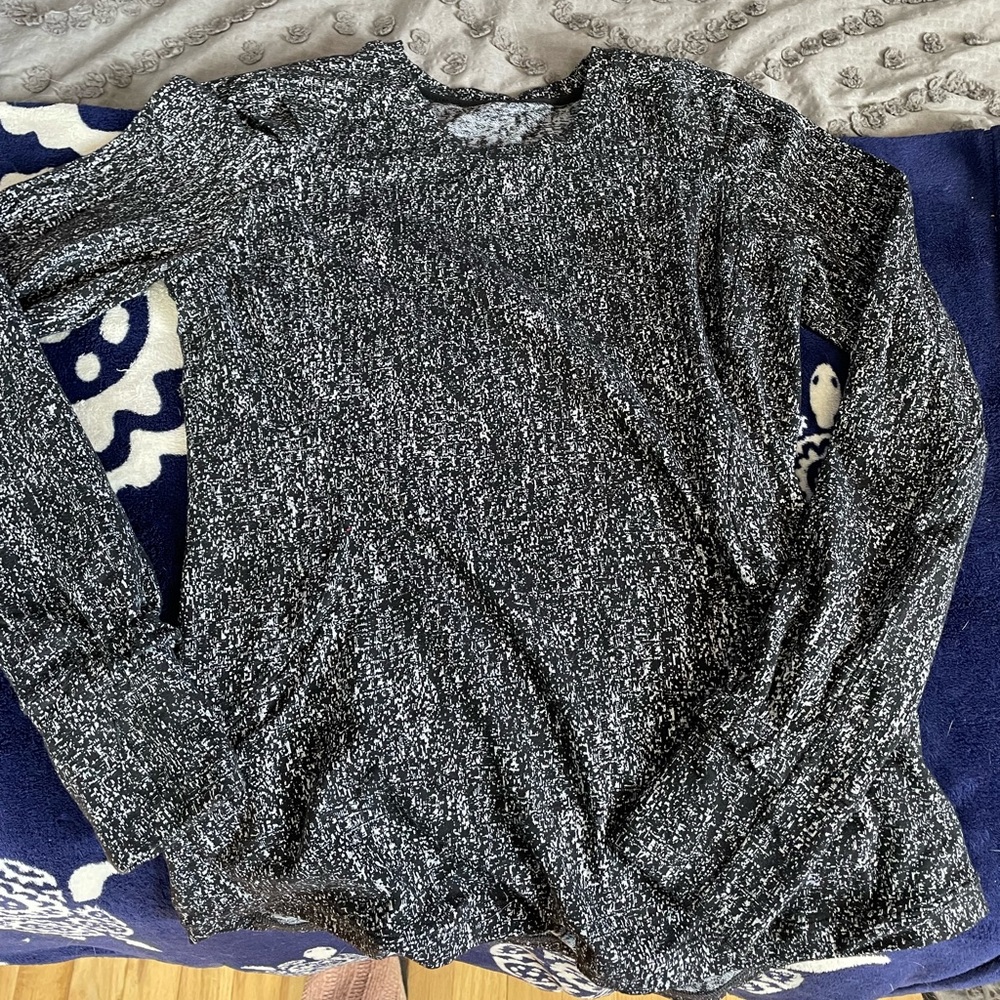 Lululemon marbled black and white top